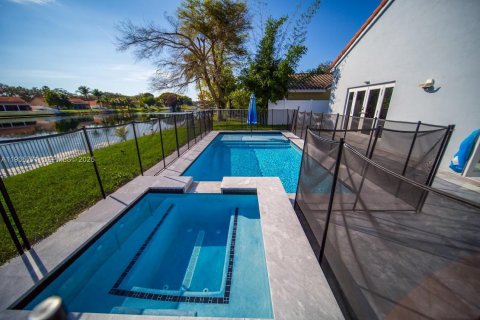 Casa en venta en Miramar, Florida, 4 dormitorios, 220.92 m2 № 1993881 - foto 4