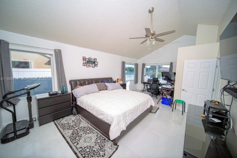 Casa en venta en Miramar, Florida, 4 dormitorios, 220.92 m2 № 1993881 - foto 12