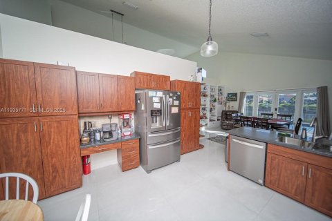 Casa en venta en Miramar, Florida, 4 dormitorios, 220.92 m2 № 1993881 - foto 26