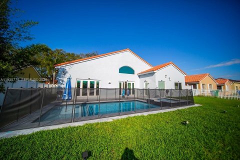 Casa en venta en Miramar, Florida, 4 dormitorios, 220.92 m2 № 1993881 - foto 2