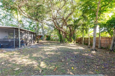 House in Miami Gardens, Florida 3 bedrooms, 104.52 sq.m. № 1742358 - photo 4