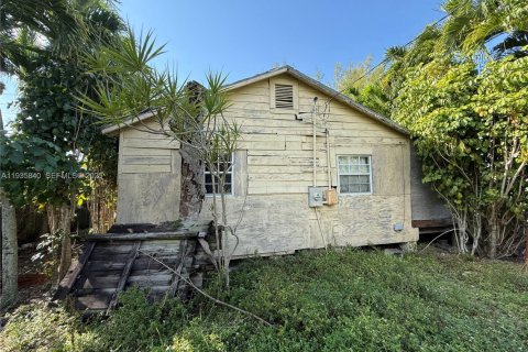 Land in Miami, Florida № 1994133 - photo 6