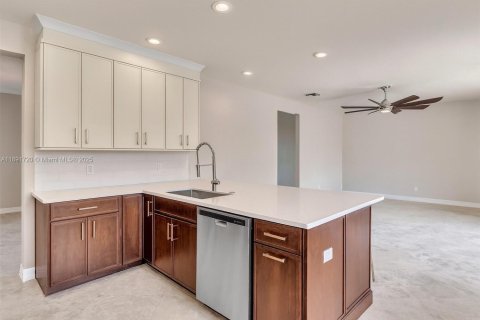 Villa ou maison à louer à Weston, Floride: 5 chambres, 223.71 m2 № 1946508 - photo 8