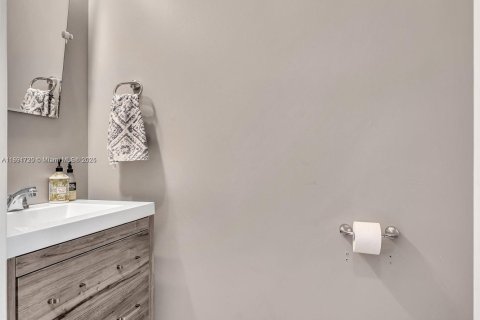 Villa ou maison à louer à Weston, Floride: 5 chambres, 223.71 m2 № 1946508 - photo 13