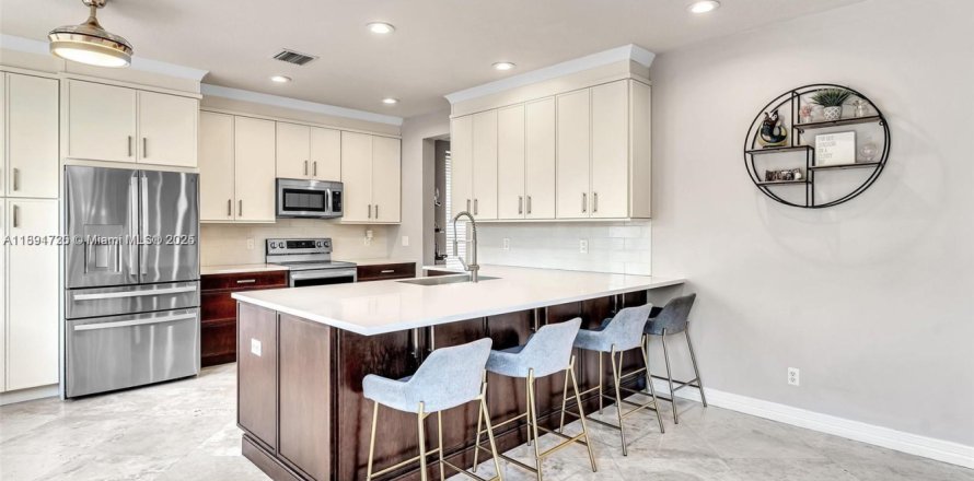 Villa ou maison à Weston, Floride 5 chambres, 223.71 m2 № 1946508