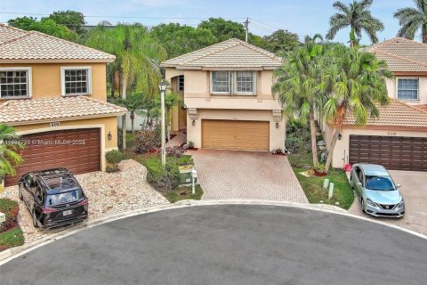 Villa ou maison à louer à Weston, Floride: 5 chambres, 223.71 m2 № 1946508 - photo 3