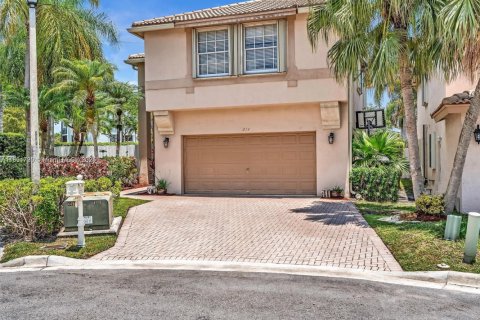 Villa ou maison à louer à Weston, Floride: 5 chambres, 223.71 m2 № 1946508 - photo 2