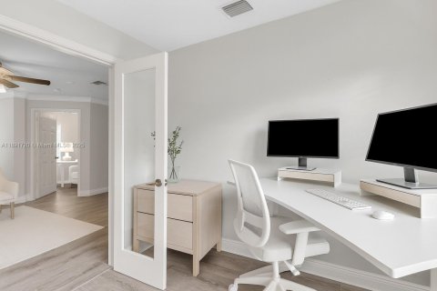 Villa ou maison à louer à Weston, Floride: 5 chambres, 223.71 m2 № 1946508 - photo 16