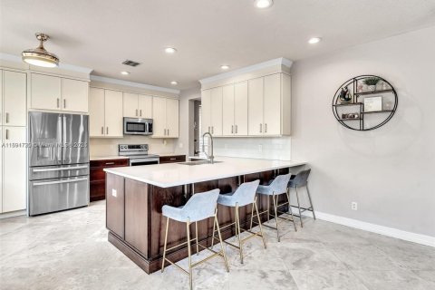 Villa ou maison à louer à Weston, Floride: 5 chambres, 223.71 m2 № 1946508 - photo 7