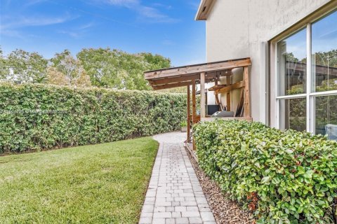Villa ou maison à louer à Weston, Floride: 5 chambres, 223.71 m2 № 1946508 - photo 24