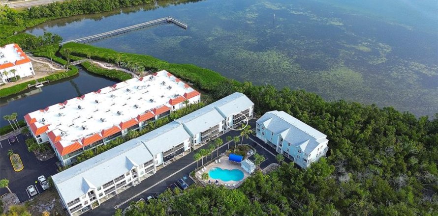 Condominio en Holmes Beach, Florida, 2 dormitorios  № 2098324