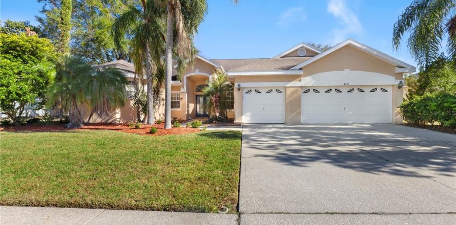 House in Palm Harbor, Florida 4 bedrooms, 255.67 sq.m. № 1559351