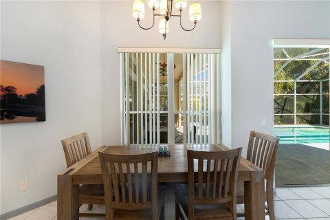 House in Palm Harbor, Florida 4 bedrooms, 255.67 sq.m. № 1559351 - photo 12