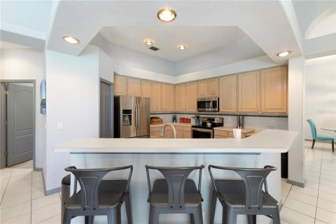 House in Palm Harbor, Florida 4 bedrooms, 255.67 sq.m. № 1559351 - photo 10