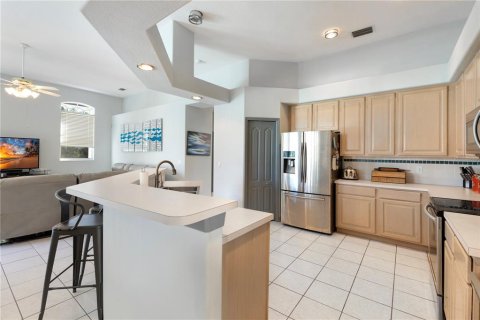 House in Palm Harbor, Florida 4 bedrooms, 255.67 sq.m. № 1559351 - photo 9