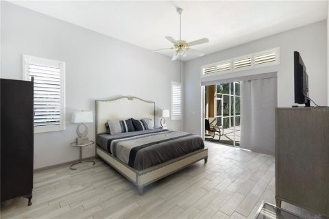 House in Palm Harbor, Florida 4 bedrooms, 255.67 sq.m. № 1559351 - photo 17