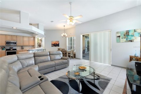 House in Palm Harbor, Florida 4 bedrooms, 255.67 sq.m. № 1559351 - photo 15