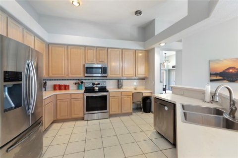 House in Palm Harbor, Florida 4 bedrooms, 255.67 sq.m. № 1559351 - photo 11
