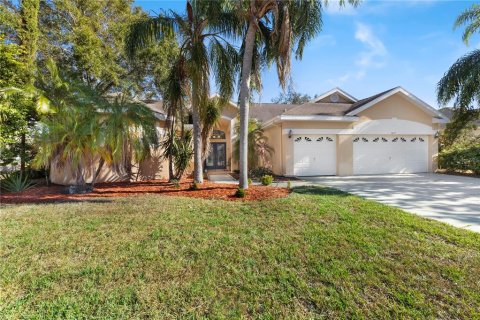 House in Palm Harbor, Florida 4 bedrooms, 255.67 sq.m. № 1559351 - photo 2