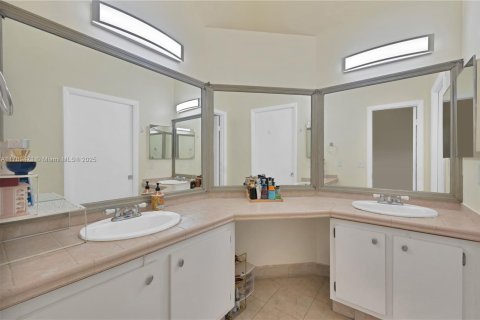 Condominio en venta en Aventura, Florida, 3 dormitorios, 158.58 m2 № 1861456 - foto 14