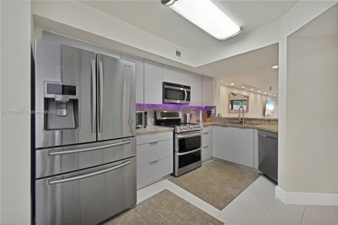Condominio en venta en Aventura, Florida, 3 dormitorios, 158.58 m2 № 1861456 - foto 8