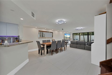 Condominio en venta en Aventura, Florida, 3 dormitorios, 158.58 m2 № 1861456 - foto 3
