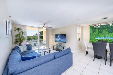 Condominio en alquiler en Aventura, Florida, 2 dormitorios, 102.19 m2 № 1935647 - foto 4