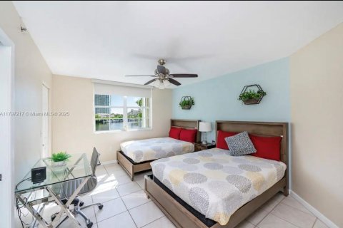 Condominio en alquiler en Aventura, Florida, 2 dormitorios, 102.19 m2 № 1935647 - foto 11