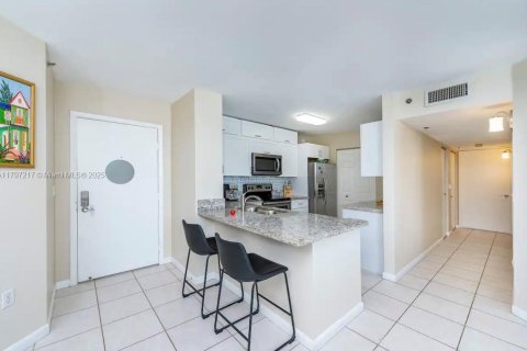 Condominio en alquiler en Aventura, Florida, 2 dormitorios, 102.19 m2 № 1935647 - foto 8