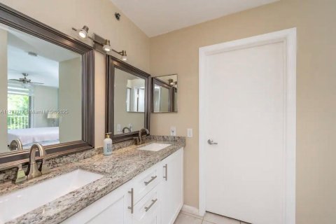 Condominio en alquiler en Aventura, Florida, 2 dormitorios, 102.19 m2 № 1935647 - foto 18