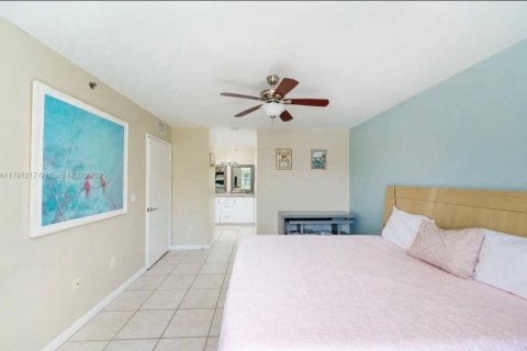 Condominio en alquiler en Aventura, Florida, 2 dormitorios, 102.19 m2 № 1935647 - foto 14