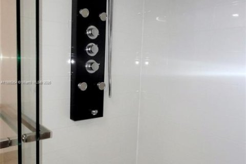 Снять в аренду кондоминиум в Лодерхилл, Флорида 2 спальни, 128.58м2, № 1927139 - фото 17
