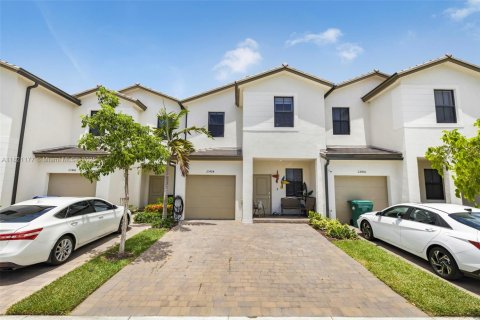 Townhouse in Homestead, Florida 3 bedrooms № 1781662 - photo 1