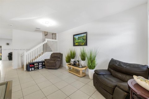 Townhouse in Homestead, Florida 3 bedrooms № 1781662 - photo 2