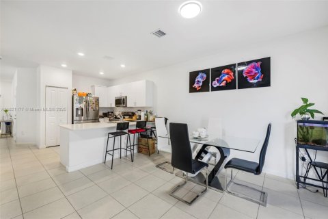 Townhouse in Homestead, Florida 3 bedrooms № 1781662 - photo 16