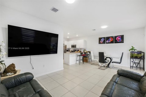 Townhouse in Homestead, Florida 3 bedrooms № 1781662 - photo 14