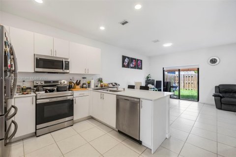 Townhouse in Homestead, Florida 3 bedrooms № 1781662 - photo 7