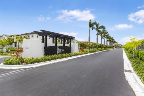 Townhouse in Homestead, Florida 3 bedrooms № 1781662 - photo 29