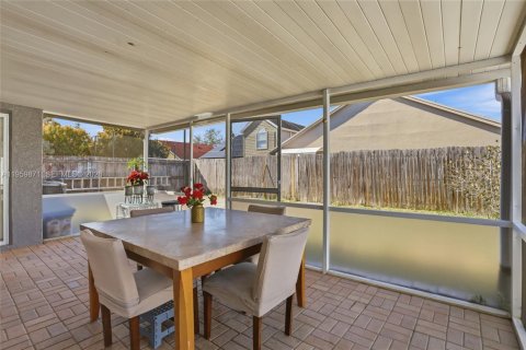 Villa ou maison à vendre à Orlando, Floride: 3 chambres, 128.48 m2 № 2020028 - photo 23