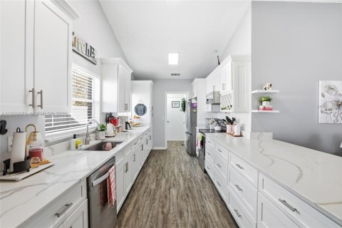 Villa ou maison à vendre à Orlando, Floride: 3 chambres, 128.48 m2 № 2020028 - photo 11