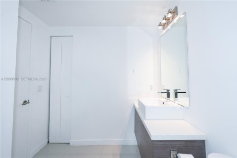 Copropriété à vendre à Miami, Floride: 2 chambres, 87.33 m2 № 2065203 - photo 17