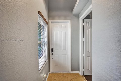 Villa ou maison à louer à Port St. Lucie, Floride: 3 chambres, 118.45 m2 № 1989827 - photo 4