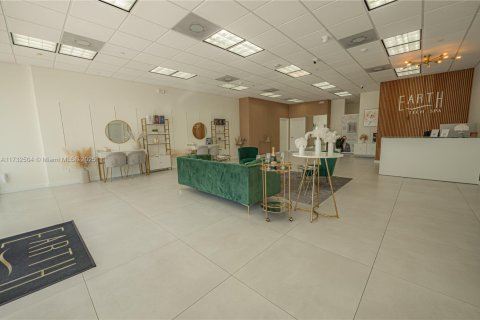Propiedad comercial en venta en Aventura, Florida № 1703924 - foto 8