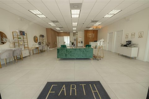 Propiedad comercial en venta en Aventura, Florida № 1703924 - foto 7