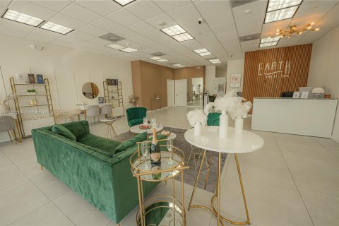 Propiedad comercial en venta en Aventura, Florida № 1703924 - foto 9