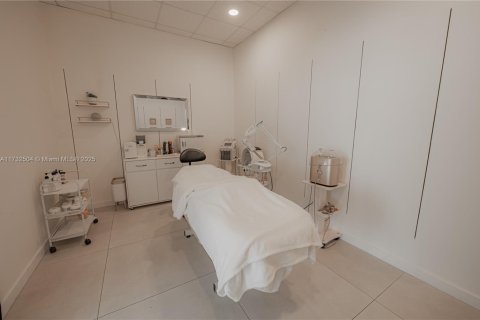 Propiedad comercial en venta en Aventura, Florida № 1703924 - foto 22