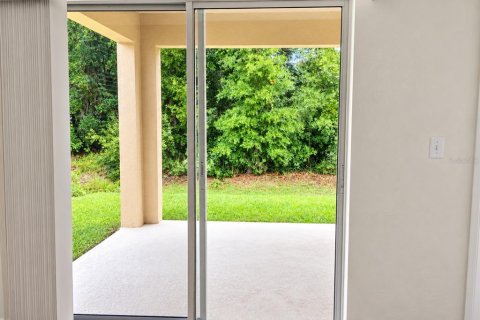 Villa ou maison à louer à Winter Haven, Floride: 3 chambres, 157.93 m2 № 2418634 - photo 5