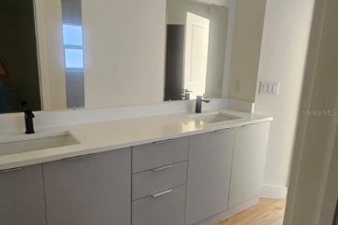 Купить виллу или дом в Порт-Шарлотт, Флорида 9 комнат, 134.71м2, № 1581206 - фото 8