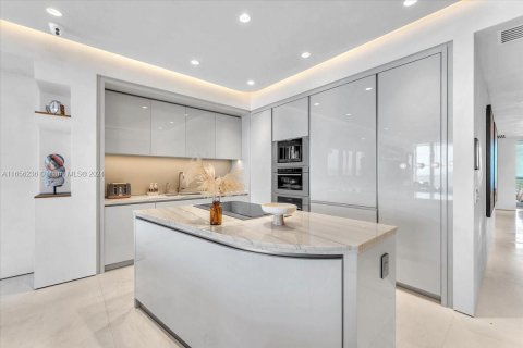 Condominio en venta en Sunny Isles Beach, Florida, 4 dormitorios, 249.16 m2 № 2021489 - foto 22