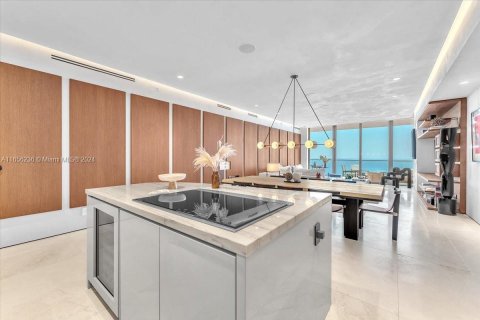 Condominio en venta en Sunny Isles Beach, Florida, 4 dormitorios, 249.16 m2 № 2021489 - foto 20